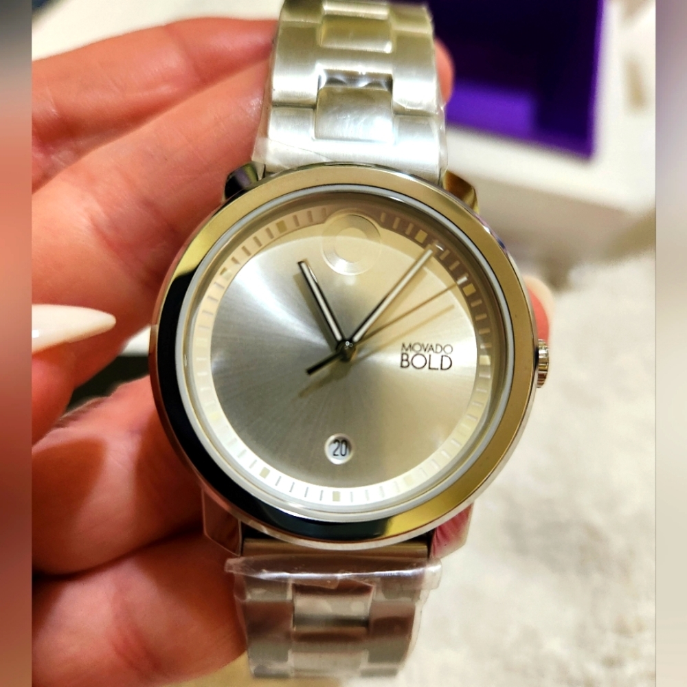 MOVADO BOLD BNWT / BEAUTIFUL 😍